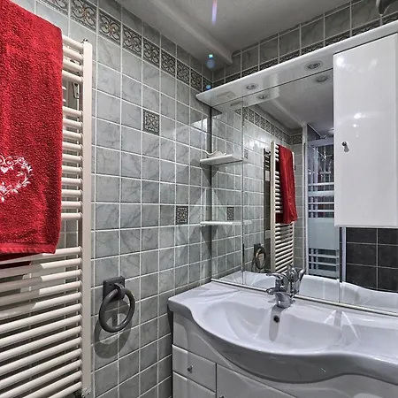 Appartamento 2 Pièces Aux Carroz D'arâches Avec Parking Et Wifi - 4 Personnes - Fr-1-836-23 Les Carroz d'Araches